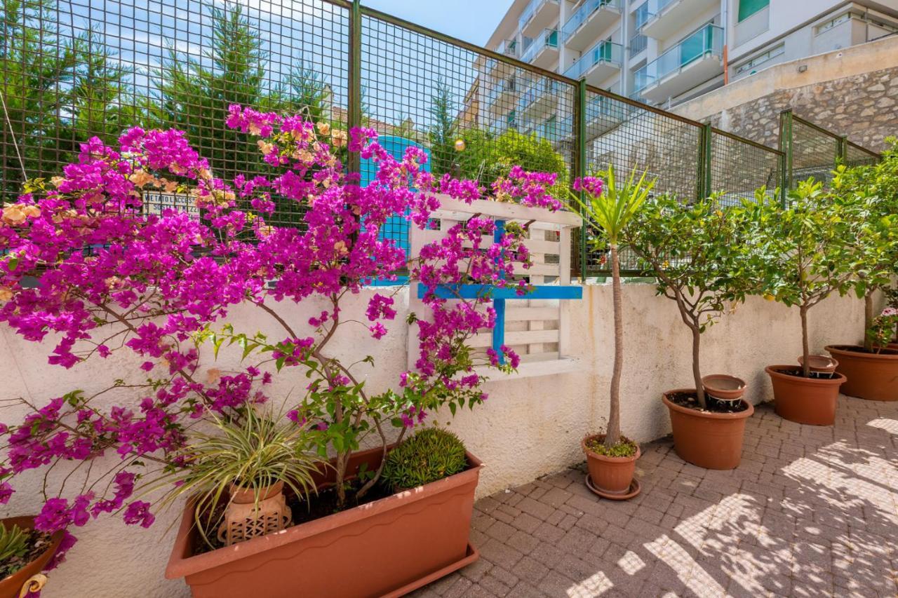 Albergo Oasi Finale Ligure Kültér fotó