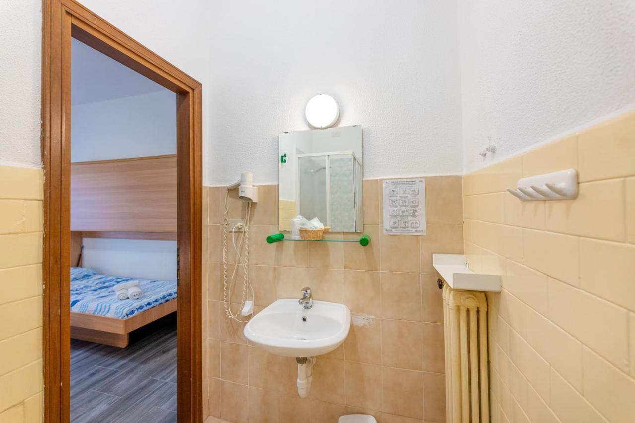 Albergo Oasi Finale Ligure Kültér fotó