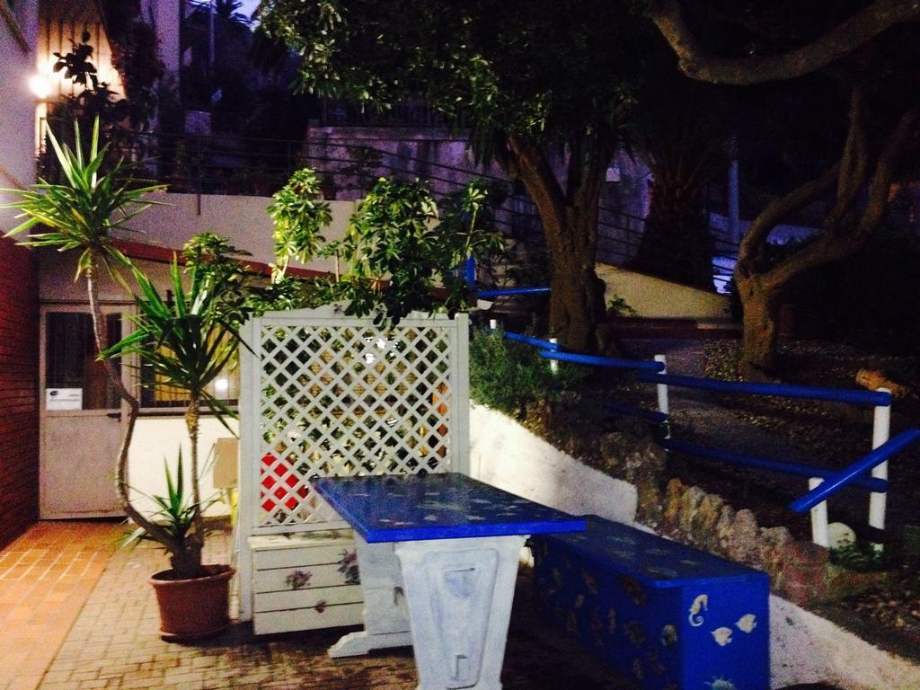 Albergo Oasi Finale Ligure Kültér fotó