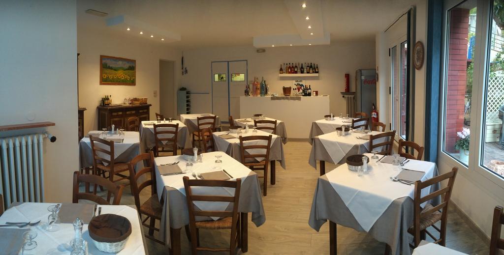 Albergo Oasi Finale Ligure Kültér fotó