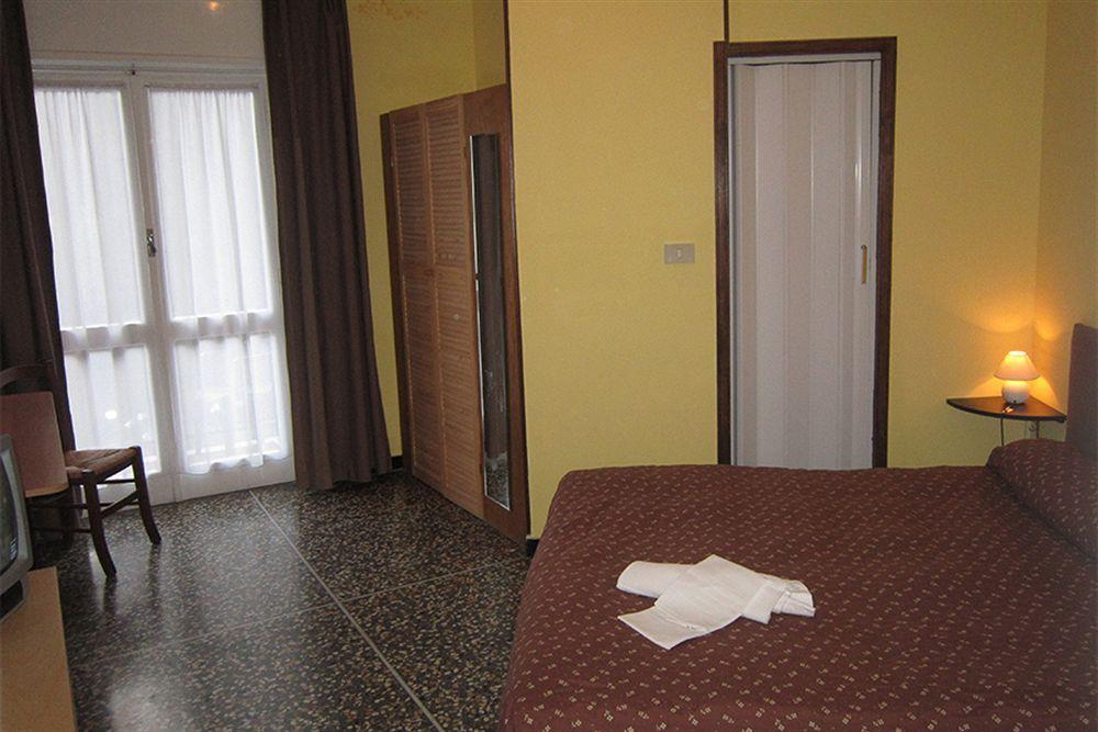 Albergo Oasi Finale Ligure Kültér fotó
