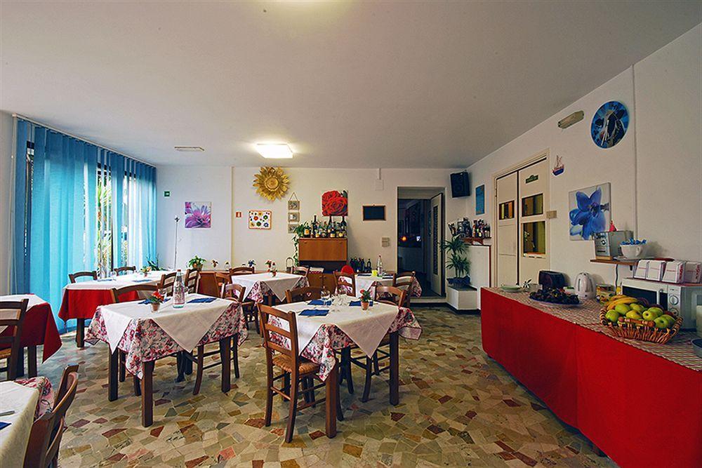Albergo Oasi Finale Ligure Kültér fotó