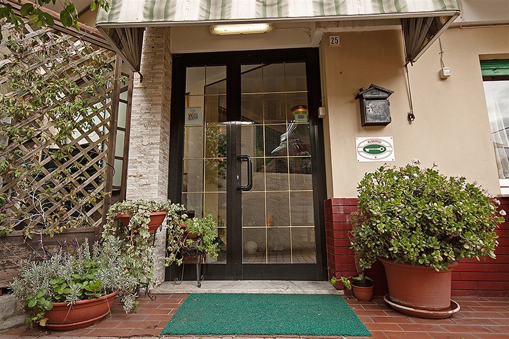 Albergo Oasi Finale Ligure Kültér fotó
